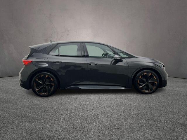 Cupra Born Adrenaline One 204pk Automaat Adaptive cruise control, Navigatie, Achteruitrijcamera, Stuurwiel verwarmd, LED koplampen, Parkeersensoren, Stoelverwarming