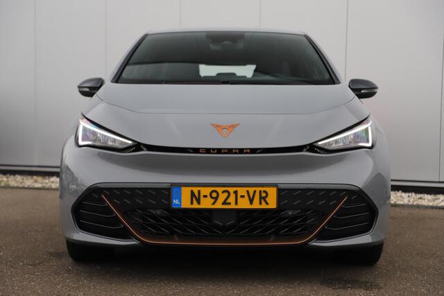 Cupra Born Performance One 62 kWh All-Season Banden Carplay Android Navigatie Achteruitrijcamera Sfeerverlichting