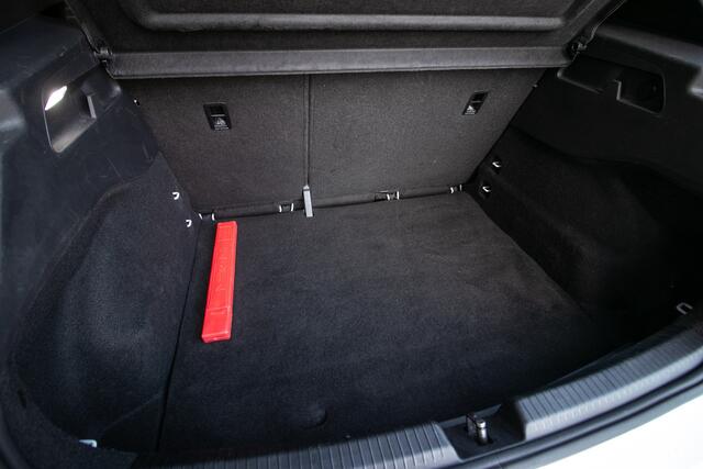 Cupra Born Business Plus 62 kWh | Camera | Adapt Cruise | Android Appple Carplay |