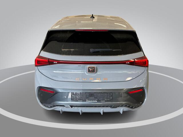 Cupra Born Business One 204pk 62 kWh · SOH 95,8% · Glazendak · Camera · Apple/Android Car Play · Navigatie · P-Sensoren · 19'' Inch ·