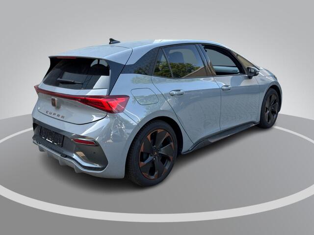 Cupra Born Business 231pk 82 kWh · SOH 94,3% · Camera · Apple/Android Car Play · Navigatie · Dodehoek Detectie · Sfeerverlichting · 19'' Inch ·
