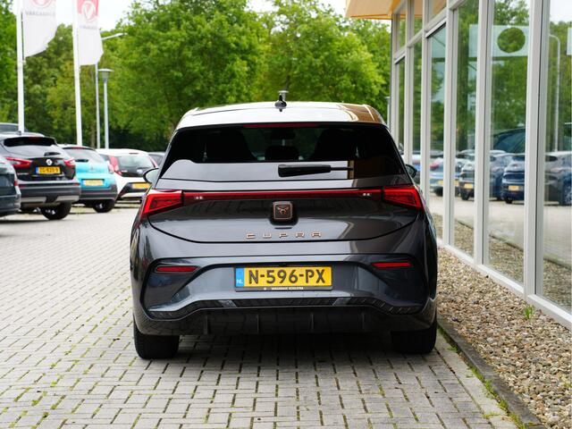 Cupra Born Adrenaline One 62 kWh SOH 92% | Apple Carplay | Draadloze telefoonlader |