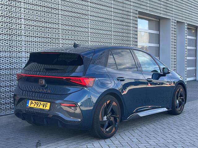 Cupra Born Copper Edition One 62 kWh / Panoramadak / Navigatie / App connect / 360 Camera / Stoel+stuur verwarming / Head-up display /