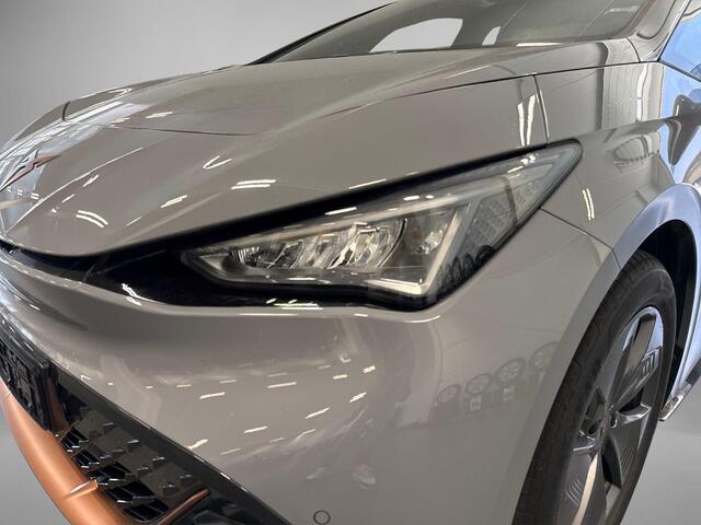 Cupra Born Impulse 62 kWh 204pk · Camera · Keyless · Apple/Android Car Play · ACC · Stuurwielverwarming · Sportstoelen · 18"Velgen ·