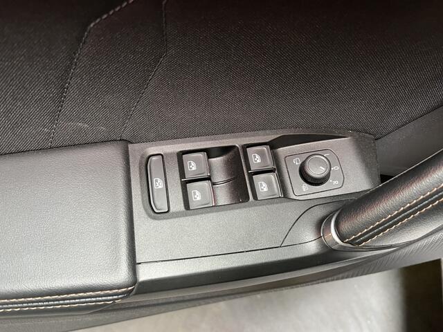 Cupra Formentor 1.4 e-Hybrid Adrenaline / AUTOMAAT/ CAMERA/ PARK. SENSOREN/ DODE HOEK/ KEYLESS/ LED/ FULL LINK/ VIRTUAL COCKPIT/ ADAPT. CRUISE/ NAVI/ CLIMA/ DAB/ 18" LMV