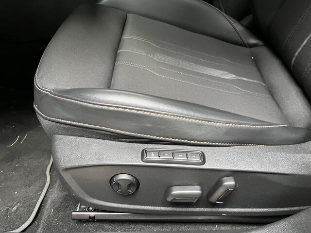 Cupra Formentor 1.4 e-Hybrid Performance / AUTOMAAT/ 245PK/ PANO/ KEYLESS/ ELEKTR. STOELEN/ LED/ NAVI/ FULL LINK/ RIJ-MODI/ PARK. SENSOREN + 360 CAMERA/ STOEL-STUUR VERWARM/ ADAPT. CRUISE/ DAB