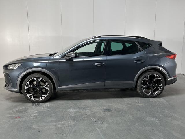 Cupra Formentor 1.4 e-Hybrid VZ Performance / AUTOMAAT/ 245PK/ TREKHAAK/ CAMERA/ PARK. SENSOREN/ DODE HOEK/ LED/ STOEL-STUURVERWARM./ DCC/ KEYLESS/ ADAPT. CRUISE/ FULL LINK/ NAVI/ CLIMA/ DAB/ 19" LMV