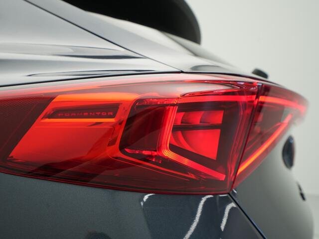 Cupra Formentor 1.4 e-Hybrid VZ Performance Panorama Camera Sideassist Navigatie Carplay Stoel/Stuurverwarming 203