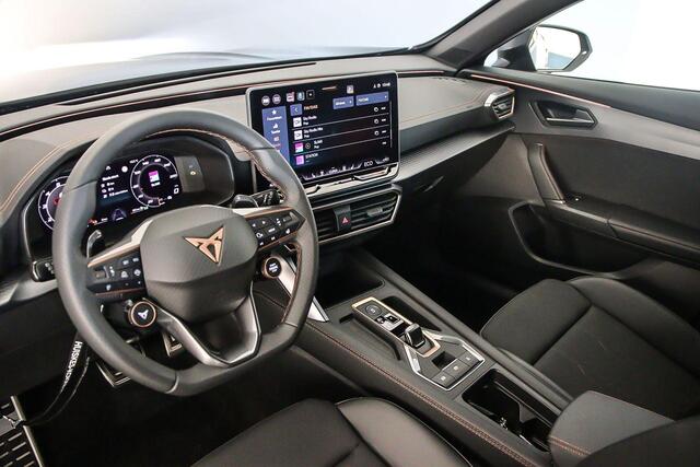 Cupra Formentor Business 1.5 TSI eHybrid 204pk DSG Automaat Adaptive cruise control, LED matrix koplampen, Stuurwiel verwarmd, Elektrische achterklep, Achteruitrijcamera, Stoelverwarming, Parkeersensoren