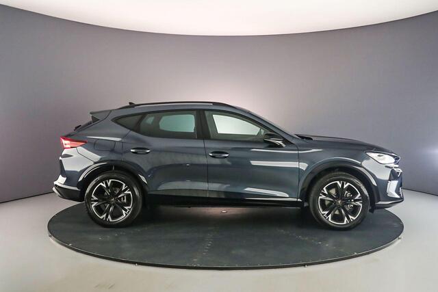 Cupra Formentor Business 1.5 TSI eHybrid 204pk DSG Automaat Adaptive cruise control, LED matrix koplampen, Stuurwiel verwarmd, Elektrische achterklep, Achteruitrijcamera, Stoelverwarming, Parkeersensoren