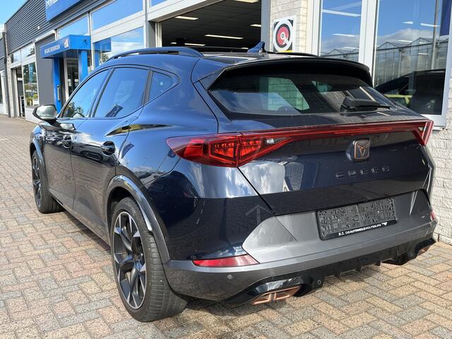 Cupra Formentor 1.4 e-Hybrid VZ Performance / AUTOMAAT/ PANO/ ELEKTR. TREKHAAK/ KEYLESS/ LED/ 19" LMV/ FULL LINK/ NAVI/ STOEL-STUUR VERWARM./ RIJ-MODI/ CLIMA/ PARK. SENSOREN + CAMERA