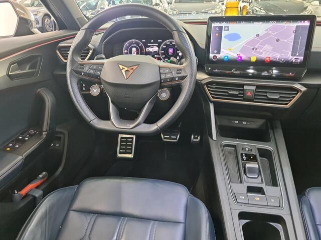 Cupra Formentor 1.4 e-Hybrid VZ Copper Edition 2e Eigenaar | Dealer Onderh | NL-Auto | BTW | Pano | Cupra Knop | Trekhaak | Memory | Winterpack | Sfeer | Elek Stoel+Klep | Leder | Camera | Full Led | Keyless | PDC