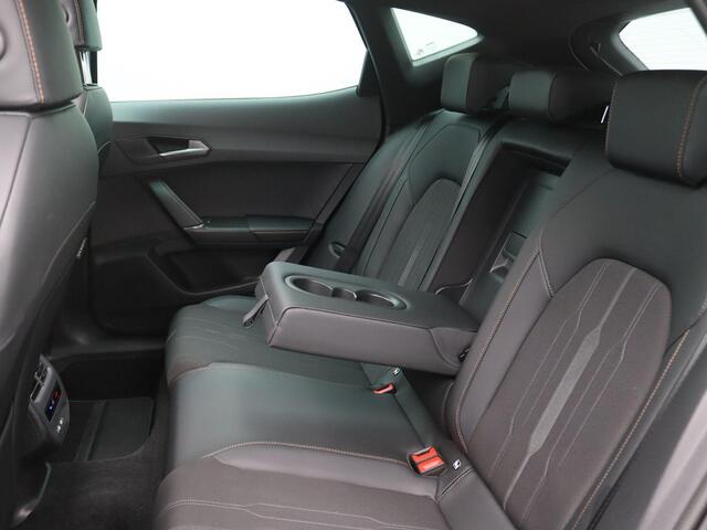 Cupra Formentor 1.4 e-Hybrid Performance 204PK DSG Pano-Schuifdak, Trekhaak, Adaptieve Cruise Control, Achteruitrijcamera, Stoel-Stuurverwarming, Keyless, Side Assist, 19" LM Velgen