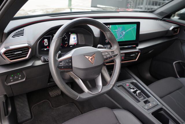 Cupra Formentor 1.4 e-Hybrid 204 PK Performance PHEV, Panoramadak, Winterpakket, Camera, Carplay