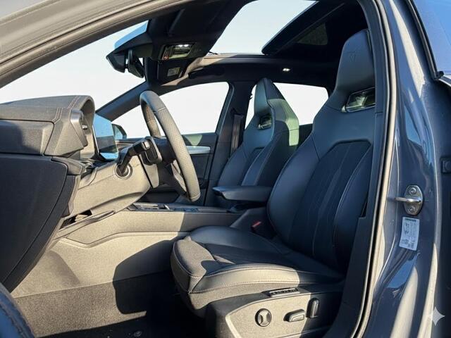 Cupra Formentor 1.4 e-Hybrid VZ Performance 245pk | Panoramadak | Elektrisch verstelbare bestuurdersstoel | Stoel en stuur verwarming | Parkeercamera