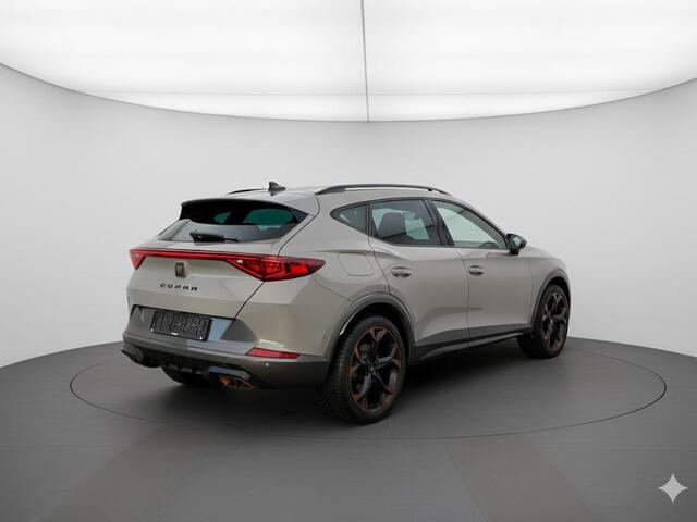 Cupra Formentor 1.4 e-Hybrid VZ Performance 245pk | Panoramadak | Elektrisch verstelbare bestuurdersstoel | Stoel en stuur verwarming | Parkeercamera