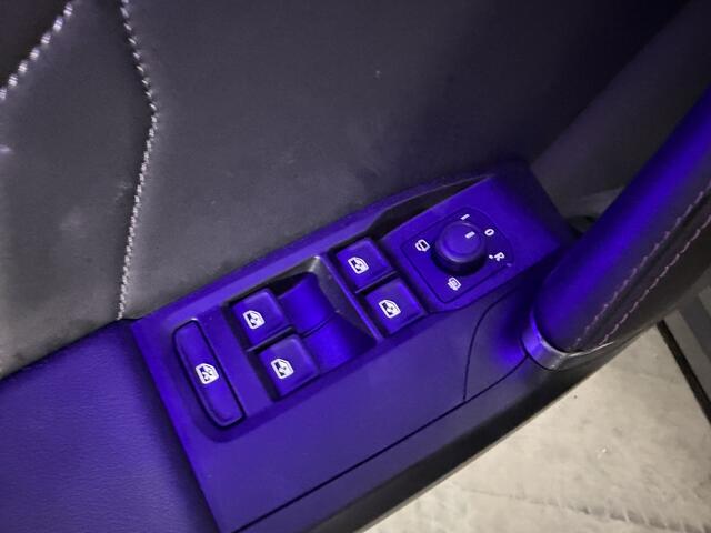 Cupra Formentor 1.4 e-Hybrid Performance / AUTOMAAT/ PANODAK/ KEYLESS/ BEATS AUDIO/ CRUISE/ NAVI/ DAB/ SMARTLINK/ STOELVERWARMING/ 360 CAMERA