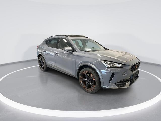 Cupra Formentor 1.4 TSI e-Hybrid 245pk VZ Performance Limited · Panoramadak · Trekhaak · Camera · Keyless · Stuur- & Stoelverwarming · Elek. Bestuurdersstoel + Geheugen · ACC · Garantie t/m 28-11-2027 of 80.000km