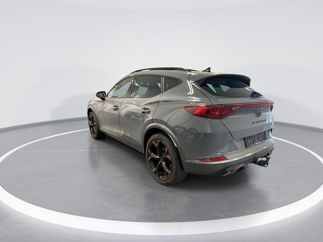 Cupra Formentor 1.4 TSI e-Hybrid 245pk VZ Performance Limited · Panoramadak · Trekhaak · Camera · Keyless · Stuur- & Stoelverwarming · Elek. Bestuurdersstoel + Geheugen · ACC · Garantie t/m 28-11-2027 of 80.000km