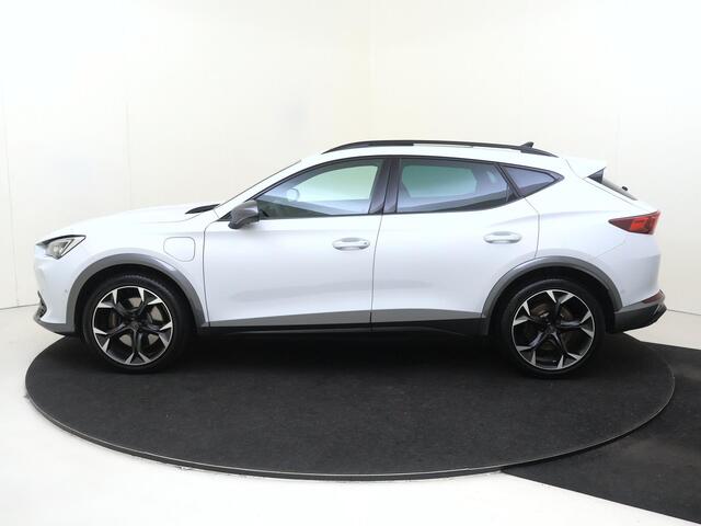 Cupra Formentor 1.4 e-Hybrid Performance | Panoramadak | 360 camera | CUPRA mode | Parkeerassistent | Keyless | Dodehoek detectie | Adaptieve cruise control | Stoel- en stuurwielverwarming |