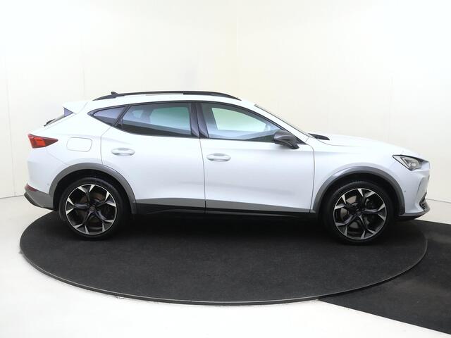 Cupra Formentor 1.4 e-Hybrid Performance | Panoramadak | 360 camera | CUPRA mode | Parkeerassistent | Keyless | Dodehoek detectie | Adaptieve cruise control | Stoel- en stuurwielverwarming |