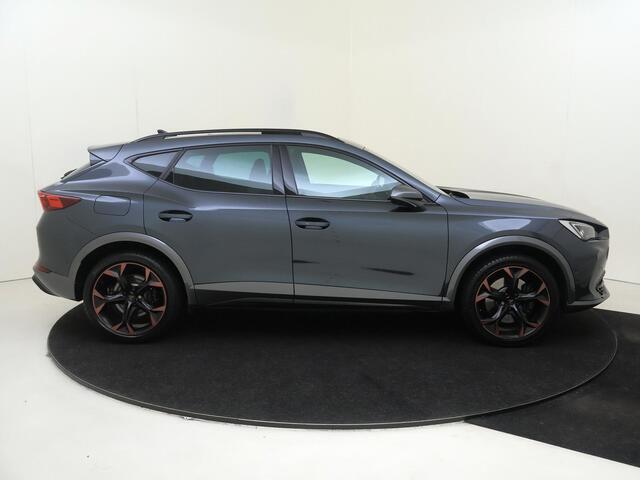 Cupra Formentor 1.4 e-Hybrid VZ Performance | SoH 98% | Panoramadak | 360 camera | Parkeerassistent | Dodehoek detectie | Navigatie | Stoel- en stuurwielverwarming | Adaptieve cruise control | Keyless |