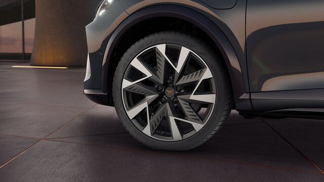 Cupra Formentor 1.5 TSI e-Hybrid 272 6DSG VZ Performance | Achteruitrijcamera | Digitaal instrumentenpaneel (Virtual Cockpit) | Draadloze Apple CarPlay(TM), Android Auto(TM)