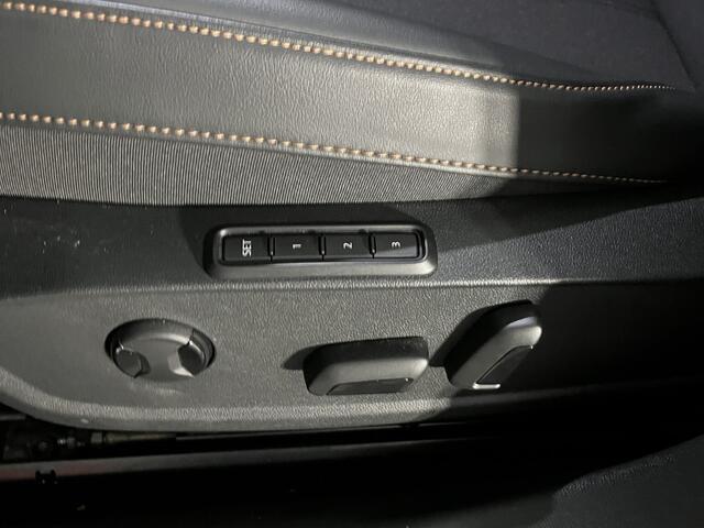 Cupra Formentor 1.4 e-Hybrid Performance / AUTOMAAT/ PANO/ KEYLESS/ DIGITAL DASH/ FULL LINK/ NAVI/ CLIMA/ STOELVERWARM./ PARK. SENSOREN + CAMERA