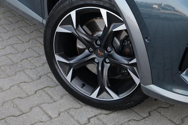 Cupra Formentor 1.4 e-Hybrid VZ Performance | Trekhaak | 360 Camera | ACC |