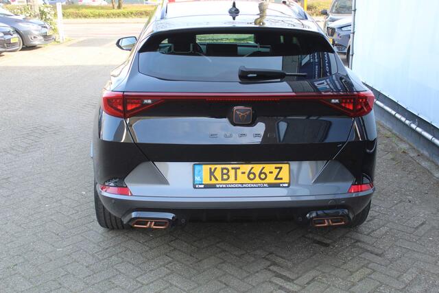 Cupra Formentor 1.4 TSI e-Hybrid Essential Stuurverwarming l Parkeren Assist l 360 Camera l Apple CarPlay/Android Auto l Adaptief Cruise control l Navigatie I