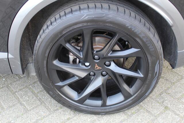 Cupra Formentor 1.4 TSI e-Hybrid Essential Stuurverwarming l Parkeren Assist l 360 Camera l Apple CarPlay/Android Auto l Adaptief Cruise control l Navigatie I