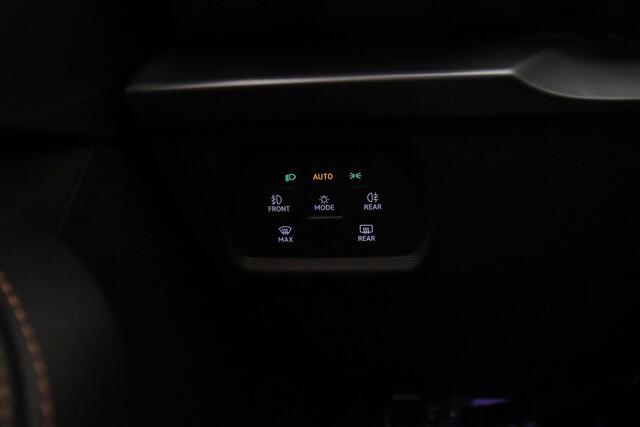 Cupra Formentor VZ Performance 1.5 TSI eHybrid 272pk DSG Automaat Panoramadak, Adaptive cruise control, Sennheiser audio, LED matrix koplampen, 360 camera, Elektrische achterklep