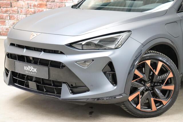 Cupra Formentor 1.5 TSI e-Hybrid VZ Performance Automaat / Virtual Cockpit / 19 Inch / LED Matrix / Sportstoelen / Adaptieve Cruise Control / Achteruitrijcamera / Extra Getint Glas / Apple CarPlay / Stoelverwarming / Parkeersensoren voor+achter / DAB / Climate Control /