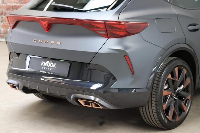 Cupra Formentor 1.5 TSI e-Hybrid VZ Performance Automaat / Virtual Cockpit / 19 Inch / LED Matrix / Sportstoelen / Adaptieve Cruise Control / Achteruitrijcamera / Extra Getint Glas / Apple CarPlay / Stoelverwarming / Parkeersensoren voor+achter / DAB / Climate Control /