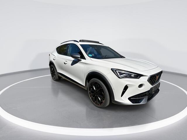 Cupra Formentor 1.4 TSI e-Hybrid 245pk DSG VZ Performance Limited · SOH 96,9% · Panoramadak · Camera · Beats Audio · Inklap. Trekhaak · Elek. Stoel + Geheugen · Stuur- & Stoelverwarming ·