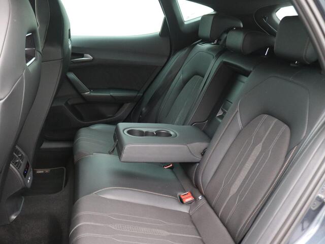 Cupra Formentor 1.4 e-Hybrid VZ Copper Edition 245PK DSG 360gr. Camera, Memorystoel, Elektr. Achterklep, Matrix LED verlichting, Keyless, Side Assist, Beats Audio, 19" LM, Stoel-Stuurverwarming