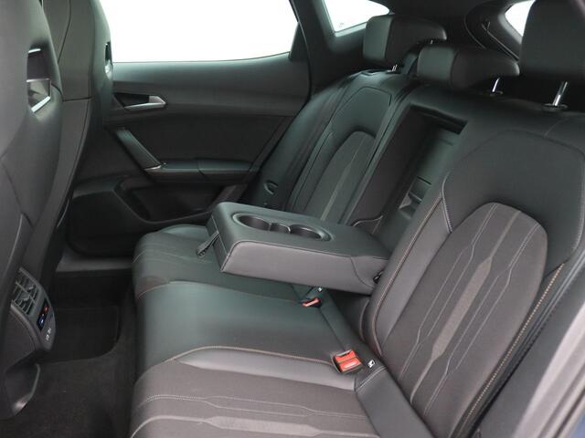 Cupra Formentor 1.4 e-Hybrid VZ Performance 245PK DSG Panoramadak, Trekhaak, Memorystoel, Stoel-Stuurverwarming, Keyless, Achteruitrijcamera, Side Assist, 19" LM Velgen