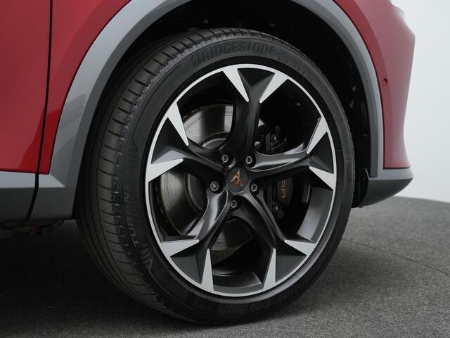 Cupra Formentor 1.4 e-Hybrid 245 pk VZ | Kuipstoelen | Adaptief sportonderstel | Achteruitrijcamera | Adaptive Cruise | Stuur-/stoelverwarming