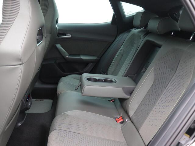 Cupra Formentor 1.5 TSI e-Hybrid VZ Tribe Edition 204PK DSG Panoramadak, Trekhaak, Keyless, Memorystoelen, 19" LM Velgen, Sennheiser Audio, 360gr. Camera, Matrix LED-Verlichting
