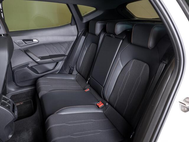 Cupra Formentor 1.5 TSI Business Edition Plus / 150pk / Panorama dak / Achteruitrij camera / Stoel en stuur verwarming /