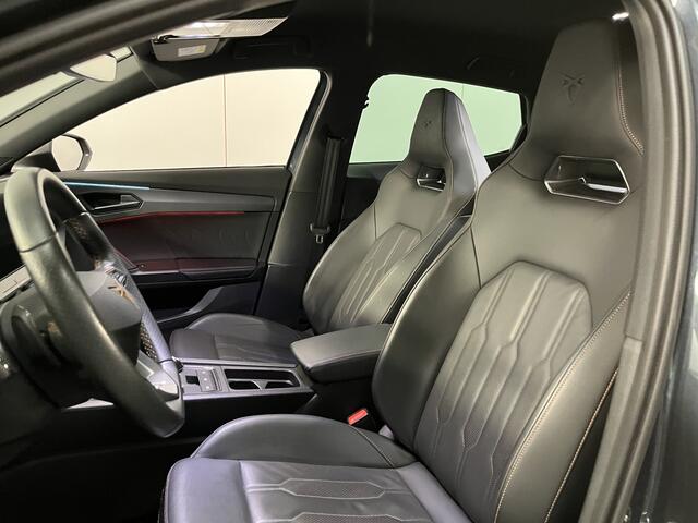 Cupra Formentor 1.4 e-Hybrid VZ Black Edition / AUTOMAAT/ 245 PK/ TREKHAAK/ LEER/ DCC/ ACC/ FULL LINK/ PARK.SENSOR.V+A/ 360 CAMERA/ STUUR+STOELVERWARM./ MEMORY SEAT/ ELEK.ACHTERKLEP/ DODEHOEK/ KEYLESS/ NAVI/ DAB/ CLIMA/ LED/ 19'' LMV
