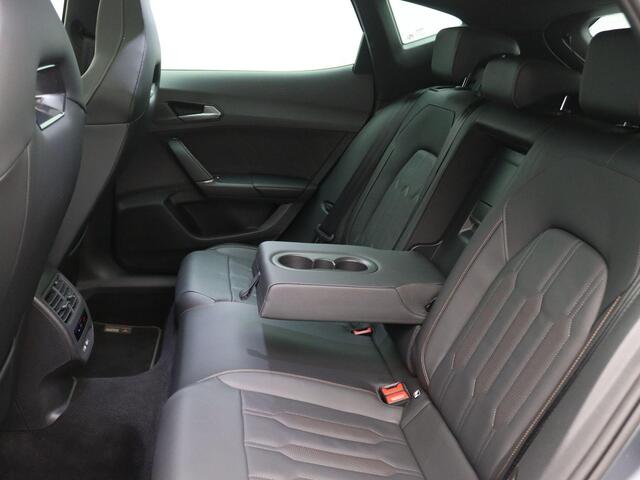Cupra Formentor 1.4 e-Hybrid VZ Performance 245PK DSG SOH 96%, Leder, Matte lak, Pano-Schuifdak, Trekhaak, Memorystoel, Elektr. Achterklep, 19" LM Velgen, Leder, Side Assist, Keyless, Stoel-Stuurverwarming