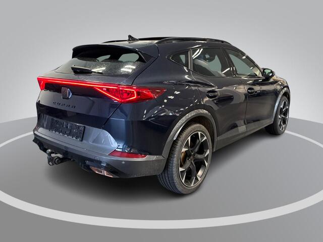 Cupra Formentor 1.4 e-Hybrid 245pk DSG VZ Performance · Panoramadak · Camera · Trekhaak · Keyless · Dodehoeksensor · Stuur- & Stoelverwarming · Sfeerverlichting ·