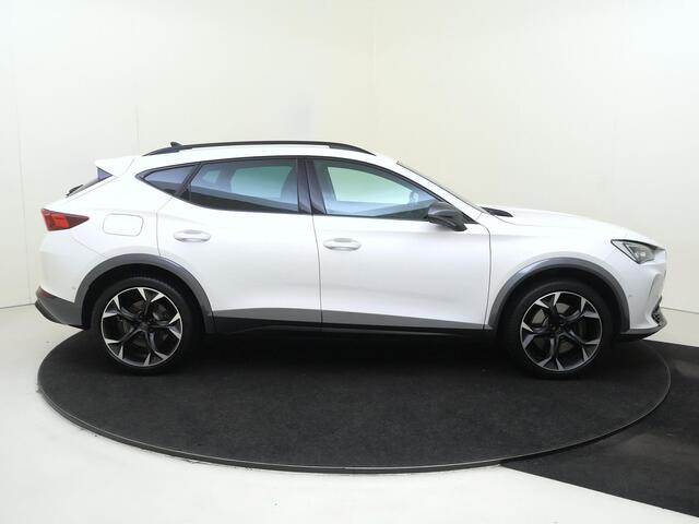 Cupra Formentor 1.4 e-Hybrid VZ Performance | SoH 100% | BEATS audio | Adaptieve demping | 360 camera | Keyless | Dodehoek detectie | Navigatie | Stuurwiel verwarmd |