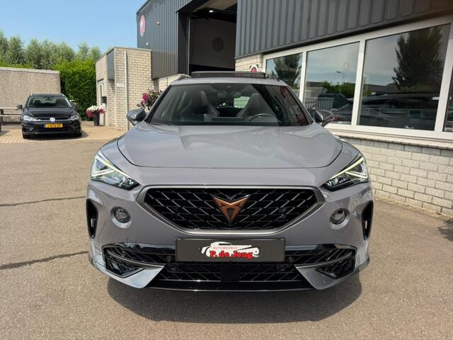 Cupra Formentor 1.4 E-Hybrid VZ PERF. VZ stuur Panoramadak Trekhaak El.klep Camera Blis 245PK Erg mooi!