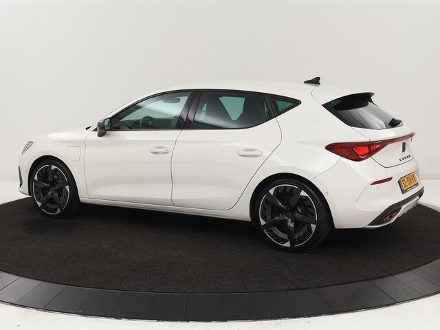 Cupra Leon 1.4 eHybrid VZ | 245pk | Stoel & stuurverwarming | Carplay | Camera | Adaptive cruise | Navigatie | Sfeerverlichting | Keyless | Sportstoelen | PHEV | Plug In
