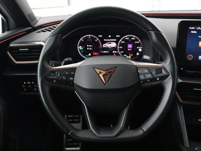 Cupra Leon 1.4 eHybrid VZ | 245pk | Stoel & stuurverwarming | Carplay | Camera | Adaptive cruise | Navigatie | Sfeerverlichting | Keyless | Sportstoelen | PHEV | Plug In