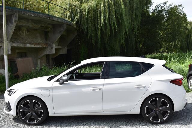 Cupra Leon e-Hybrid VZ 245PK DSG SPORT CAMERA/NAVI/STUURVERW.