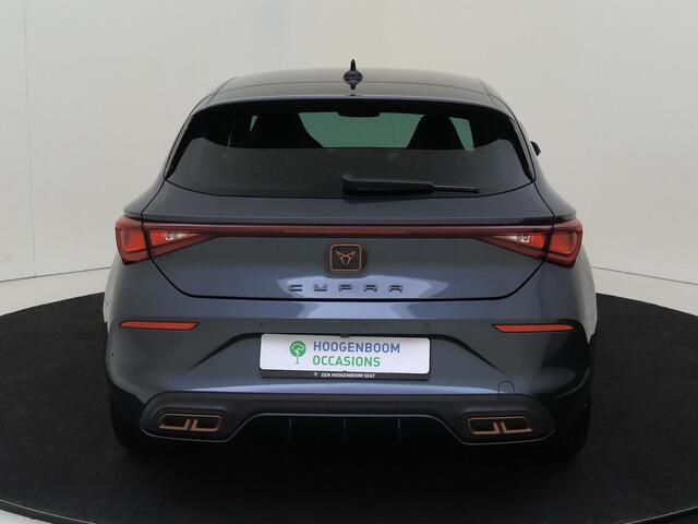 Cupra Leon 1.4 e-Hybrid Business | Adaptieve demping | Keyless | Stoel- en stuurwielverwarming | Achteruitrijcamera | Dodehoek detectie | Adaptieve cruise control | Sfeerverlichting |