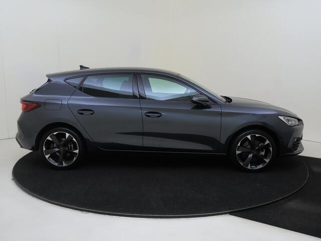 Cupra Leon 1.4 e-Hybrid Business | Adaptieve demping | Keyless | Stoel- en stuurwielverwarming | Achteruitrijcamera | Dodehoek detectie | Adaptieve cruise control | Sfeerverlichting |